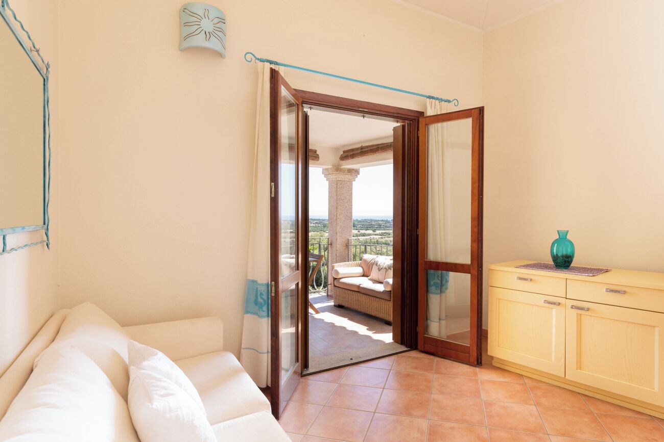 Apartment, 2 Bedrooms | Living area