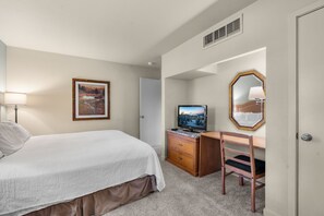 1 chambre, bureau, fer et planche à repasser, Wi-Fi gratuit