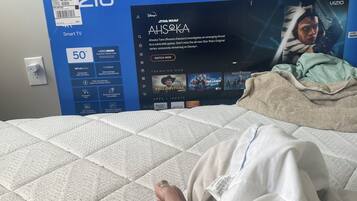 1 slaapkamer, een strijkplank/strijkijzer, wifi, beddengoed