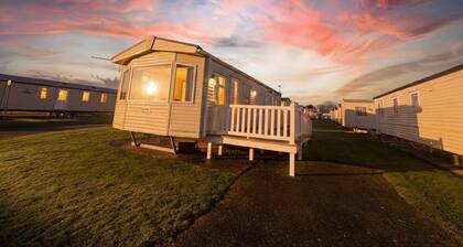 Holiday Home Sleeps 5 With Parking