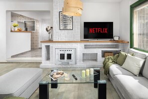 Fernseher, Kamin