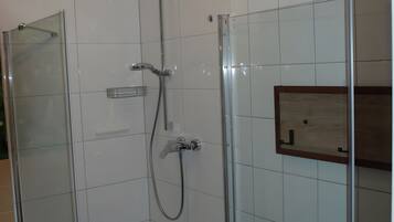 Dusch, hÄrtork och handdukar
