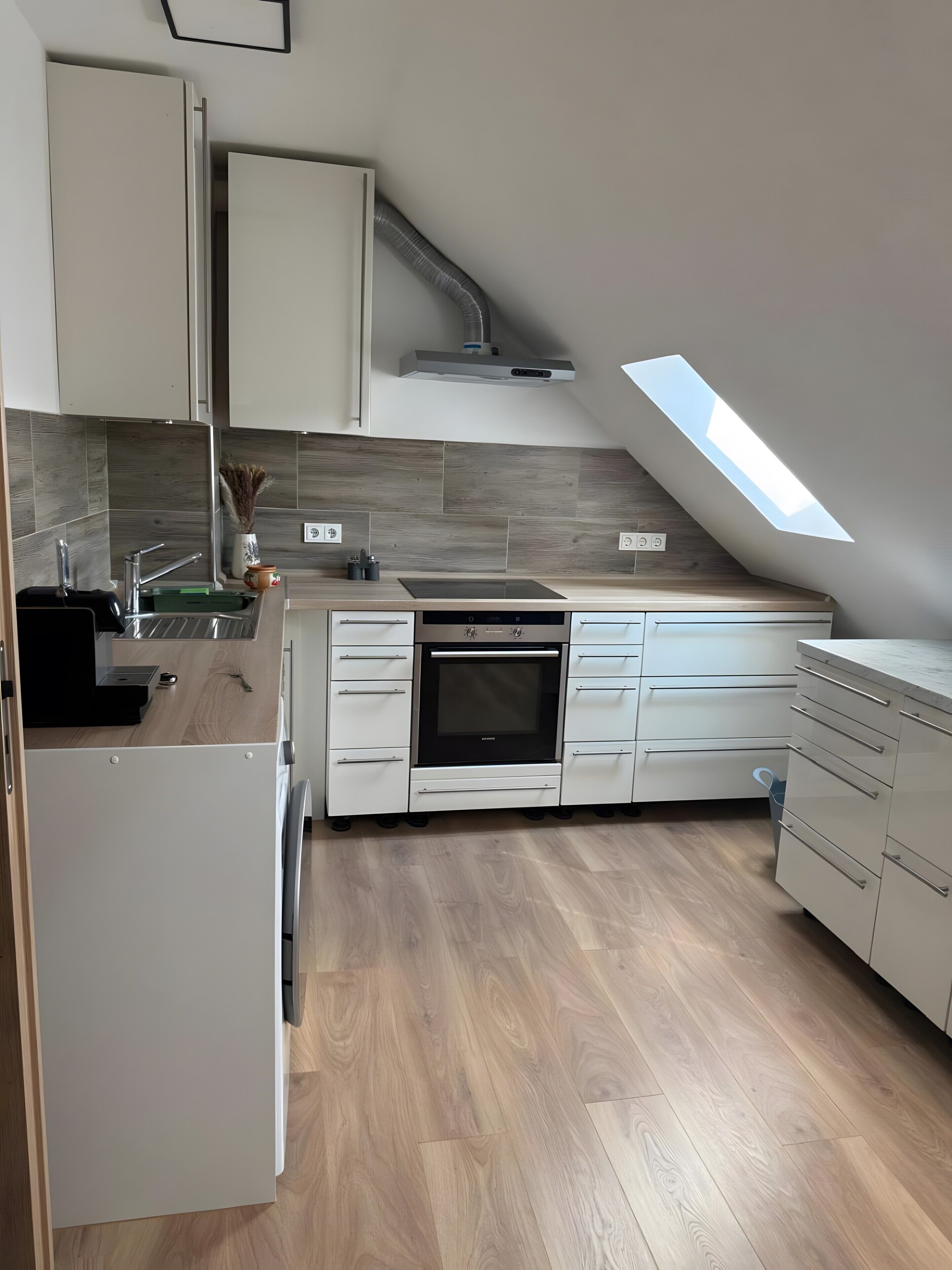 Kühlschrank, Ofen, Herdplatte, Geschirrspüler