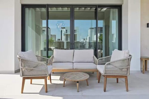 Garden Jacuzzi 4BR Villa, Arabian Ranches 3