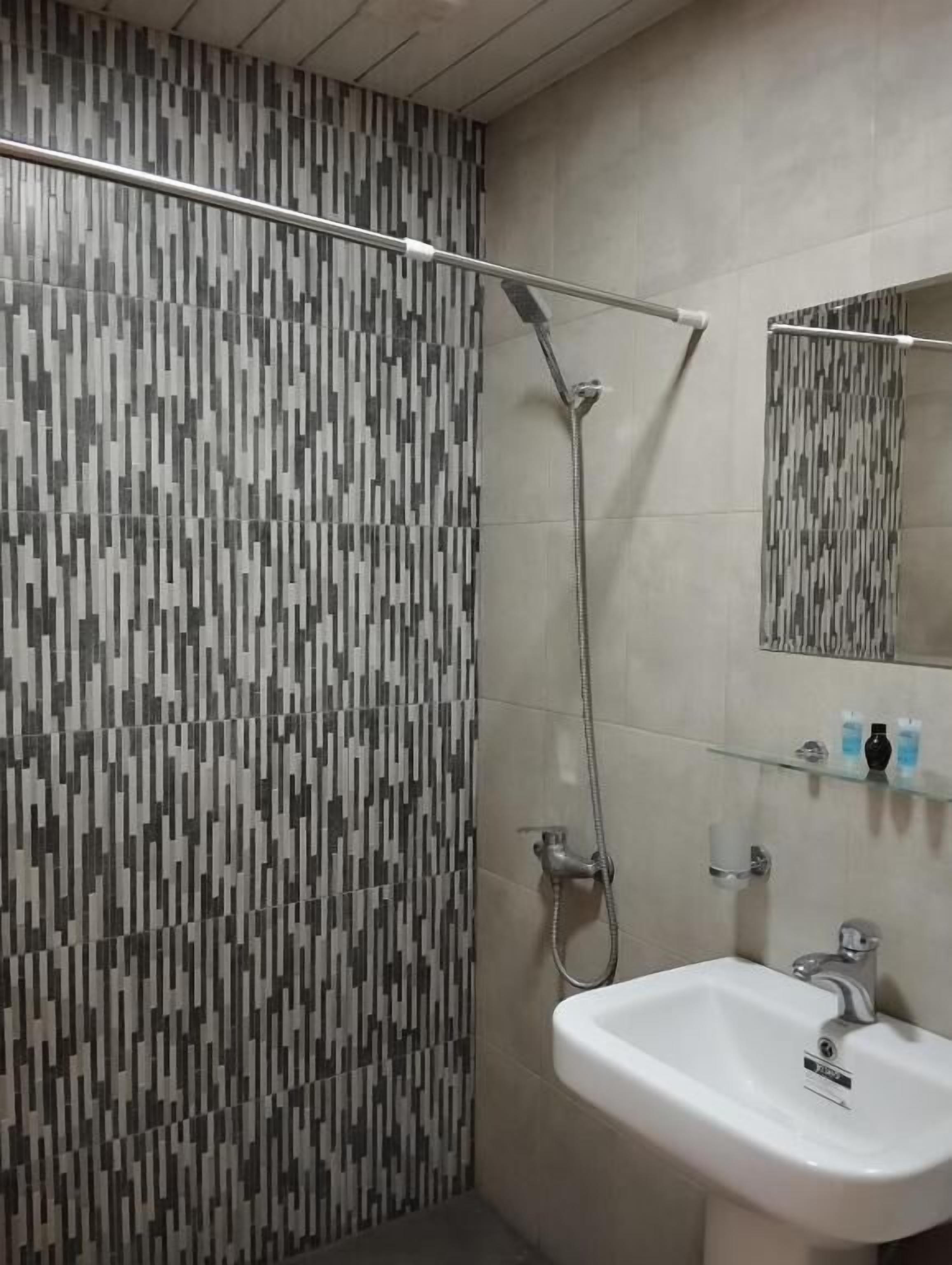 Double Room | Bathroom