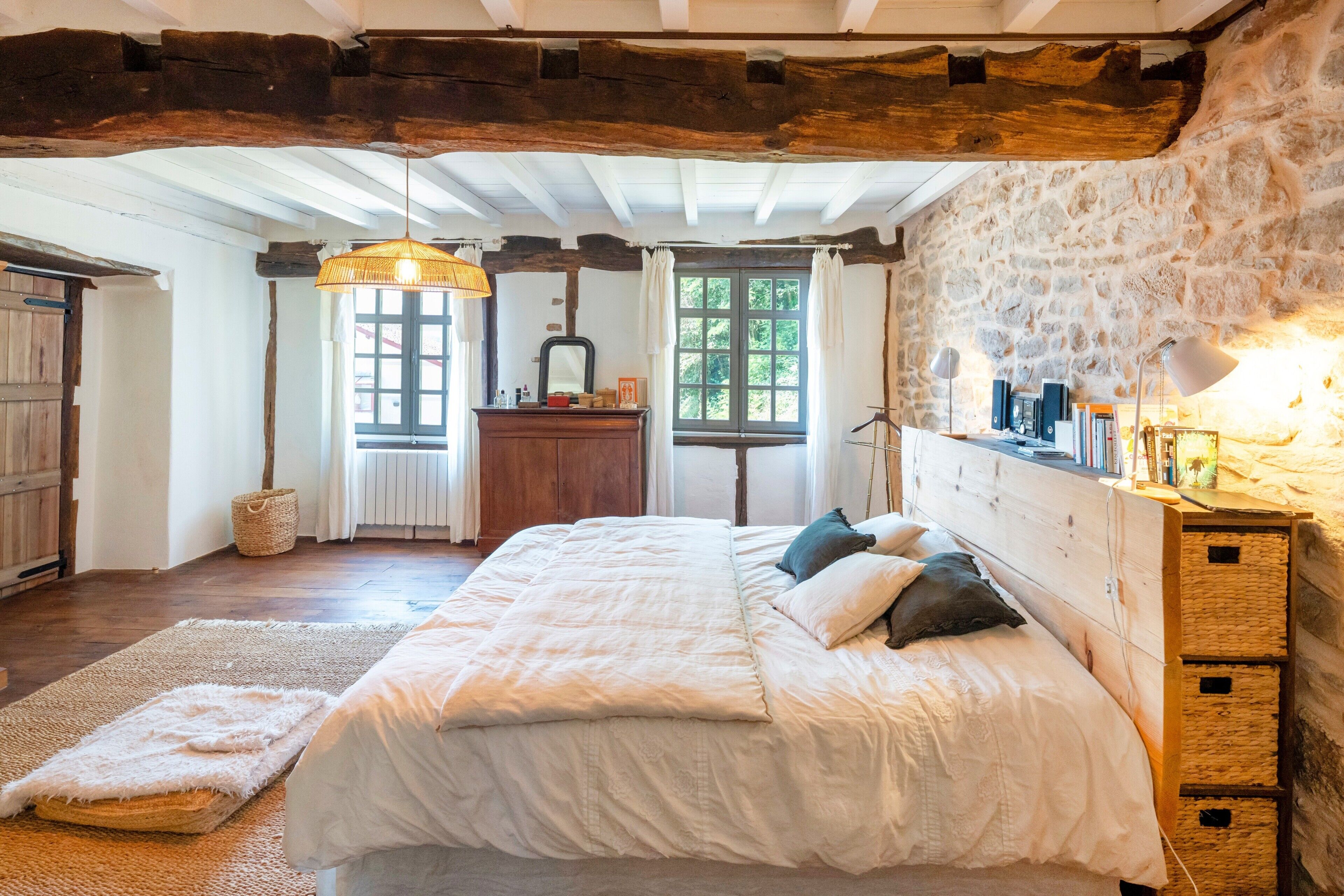 4 slaapkamers, een strijkplank/strijkijzer, wifi, beddengoed