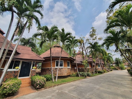 Exterior. Reaunnapa Resort