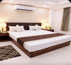 Deluxe Room - Hotel Shahi Palace (Danapur)