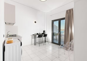 Studio Standard, vue partielle sur la mer | Cuisine privée