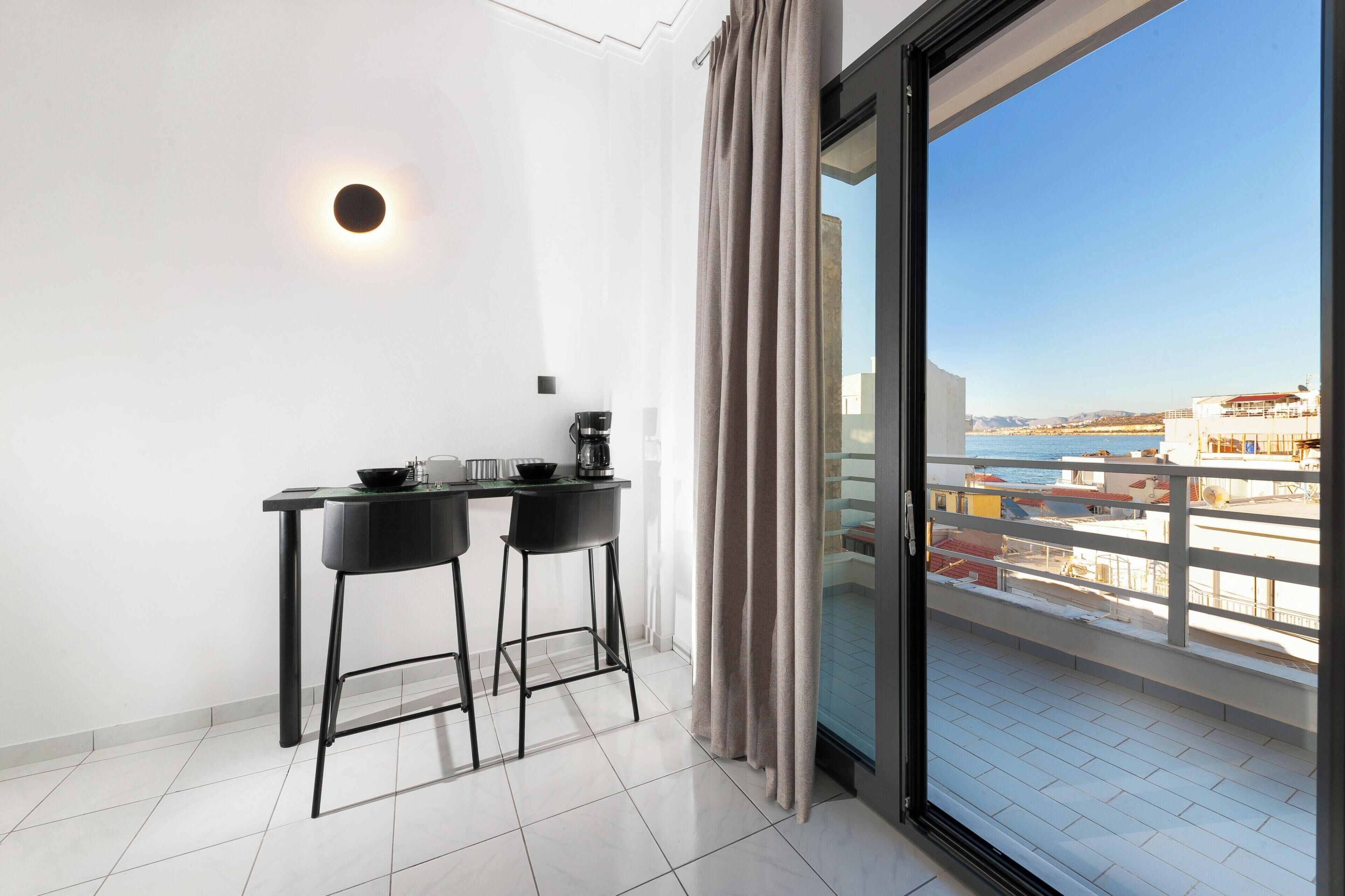 Standard Studio, Partial Sea View | In-room dining