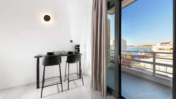 Standard Studio, Partial Sea View | In-room dining