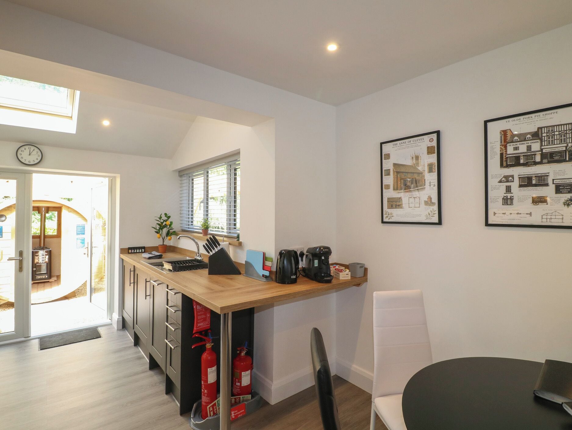 Cottage | Dining