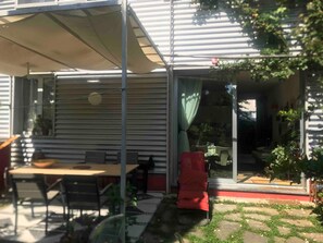 Outdoor dining - Room in Artist’s Residence Near Milan Malpensa (Cardano Al Campo)