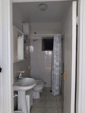 Bathroom - Vrbo Property (Zanca)