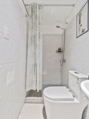 Bathroom - ARC Towers Luxe Stay (Cebu City)