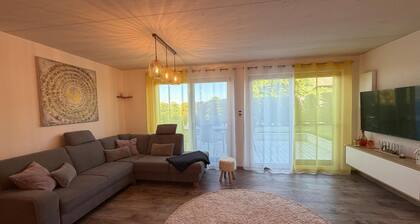 Time out by the lake: Luxurious vacation apartment with garden