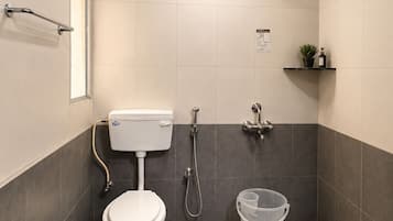 Comfort Studio, Balcony, City View | Bathroom | Shower, towels