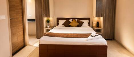 Comfort Studio, Balcony, City View | Desk, laptop workspace, free WiFi