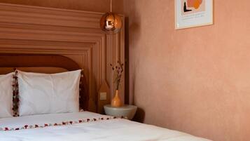 Chambre supérieure double, vue sur la cour intérieure | Coffre-fort, bureau, rideaux d’obscurcissement, système d’insonorisation