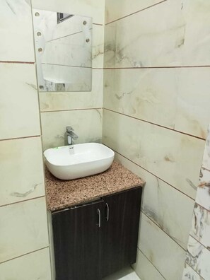 Deluxe Room | Bathroom - Hotel Paul Residency  (Malout)