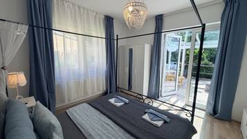 Bügeleisen/Bügelbrett, Reisekinderbett, kostenloses WLAN, Bettwäsche