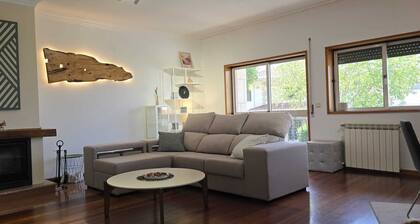 Maison XL pour grandes tribus en pleine nature, accĂšs rapide au parc GerĂȘs