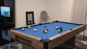 House, 5 Bedrooms | Games room