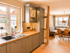 Kühlschrank, Ofen, Herdplatte, Geschirrspüler