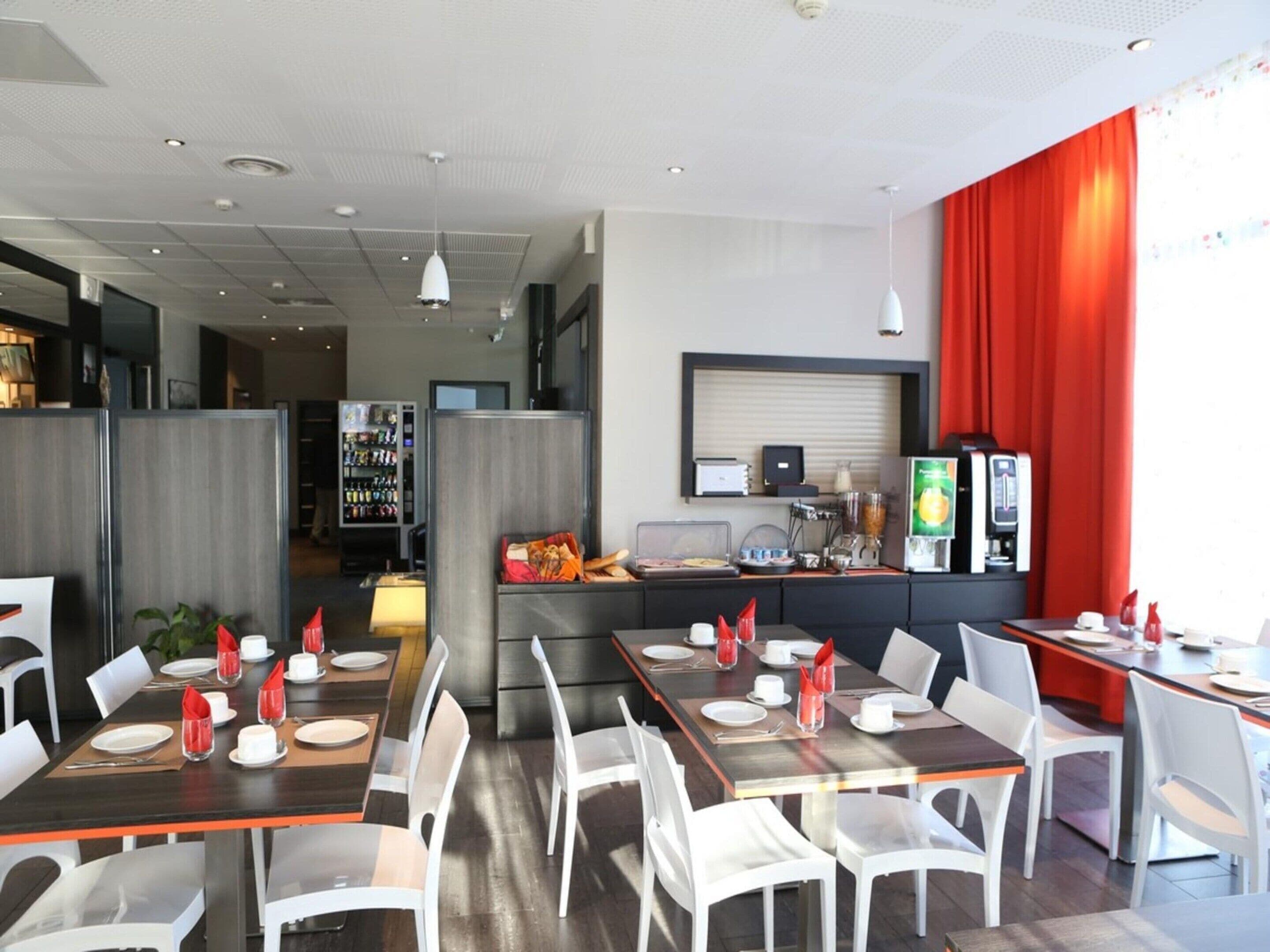 Apartment | Tempat makan