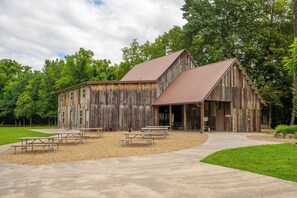 Exterior - TBarnLoft@FF: Honeymoon, Outdoor Fireplace, Wifi, Water View, Large Yard (Cosby)