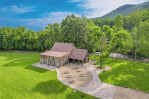Exterior - TBarnLoft@FF: Honeymoon, Outdoor Fireplace, Wifi, Water View, Large Yard (Cosby)