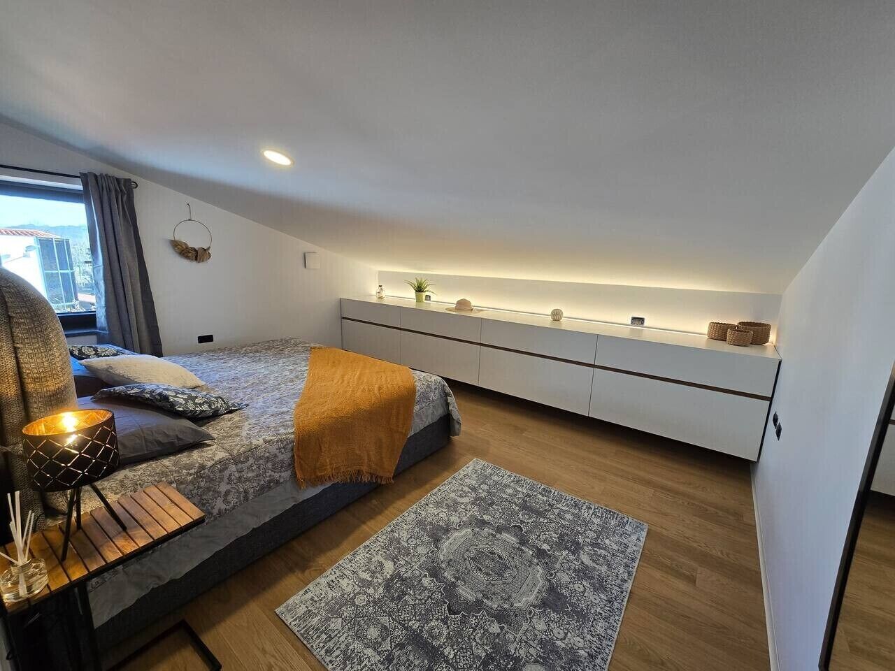 Desk, iron/ironing board, travel crib, WiFi