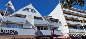 Esterni