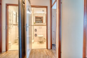 Bathroom - Vrbo Property (Heiligenhafen)