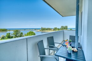 Outdoor dining - Vrbo Property (Heiligenhafen)
