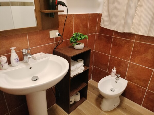 Bathroom - Vrbo Property (Terrasini)