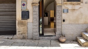 Unclassified image, 3 of 21, button - Apartment 'La Nicchia' with Wi-Fi and Air Conditioning (Ragusa)