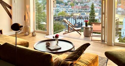 "Hafenpanorama" vacation rental with a view of the Old Town and the harbor, located right in