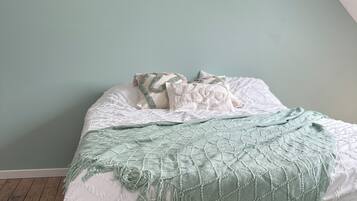 Free WiFi, bed sheets
