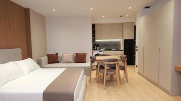 Studio familial, balcon | Accès au Wi-Fi (inclus)