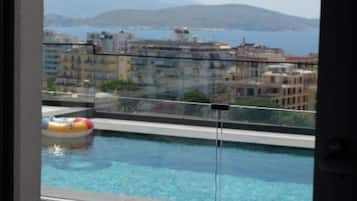 Apartamento, balcón, vistas al mar | Piscina