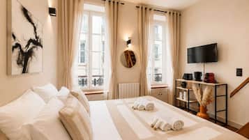 Iron/ironing board, travel cot, WiFi, bed sheets