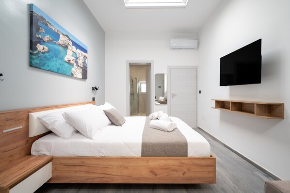 WiFi, bed sheets