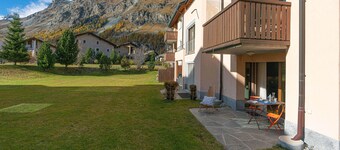 Chesa Radonda 1 – Modern Apartment with a Terrace & Mountain Views