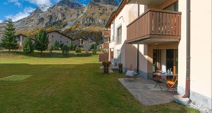 Chesa Radonda 1 – Modern Apartment with a Terrace & Mountain Views