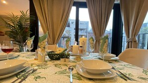Ảnh chưa phân loại, 2 trong số 3 ảnh, nút
