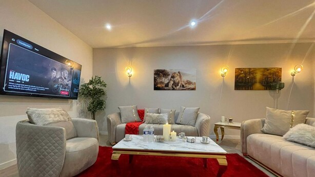 Ảnh chưa phân loại, 1 trong số 3 ảnh, nút
