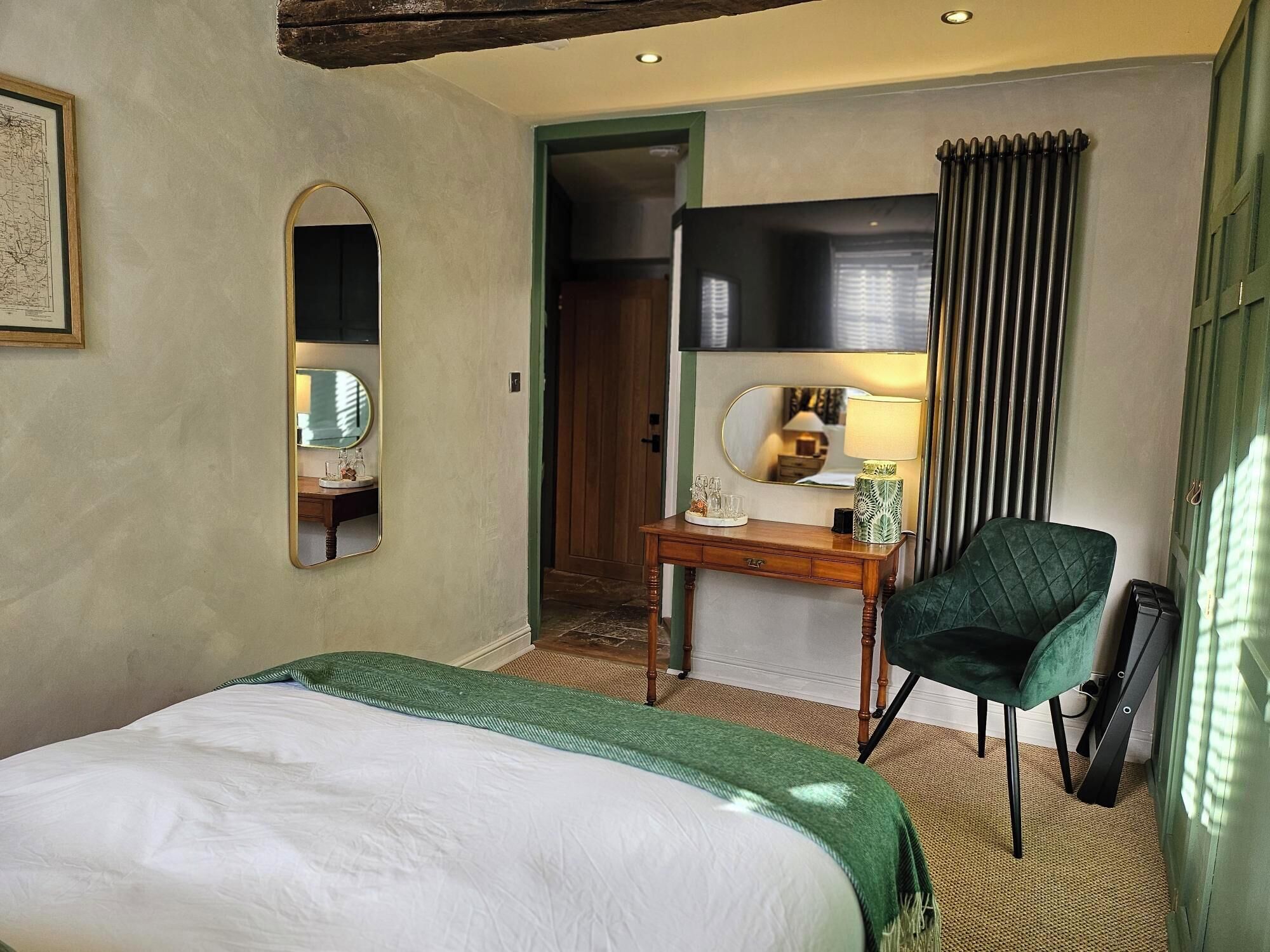In-room safe, iron/ironing board, free WiFi