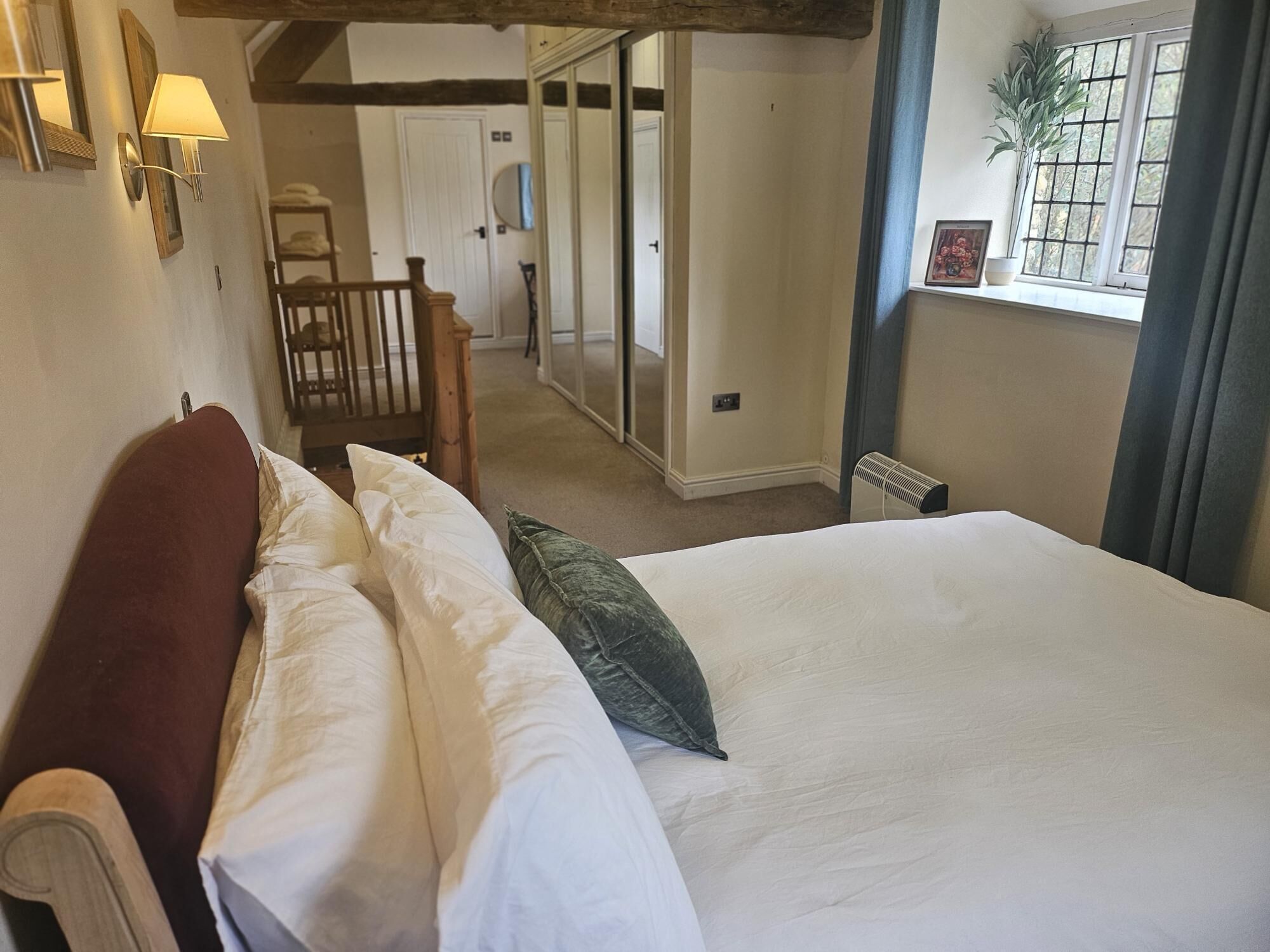 Double Room | In-room safe, iron/ironing board, free WiFi