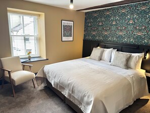 Deluxe Double Room - Charlie's Quarters Self Check-In Rooms (Brampton)